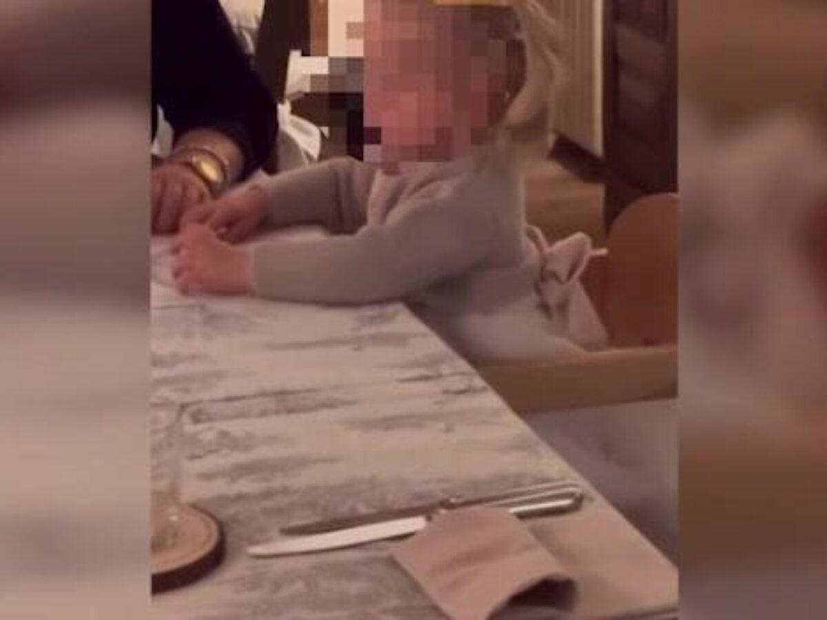 Chiara Ferragni, fa discutere il video del figlio Leo: Fai un sorriso e